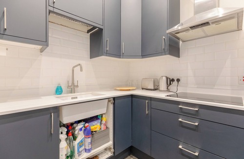 South Richmond Apartment | Spacious 1BD Flat - Next to Richmond Riverside!