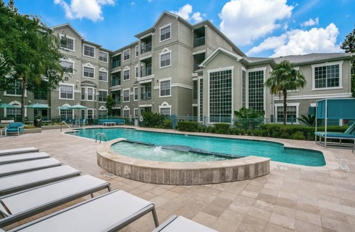 Texas Medical Center Apartment | Spacious 1br 1ba walking distance to MD Anderson & TMC Hospitals + Lift Recliner