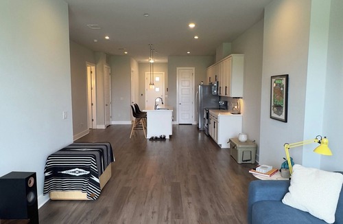 MLK Apartment | Spacious 1BR 2BA Studio in East Austin