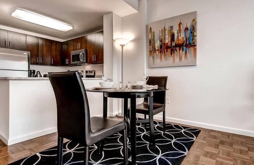 Hudson Exchange Apartment | Spacious 1BR | Full Kitchen | Near PATH by GLS
