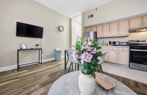 Downtown Apartment | Spacious 1BR ideal for longer stays