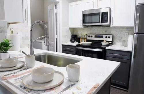 Alden Bridge Apartment | Spacious 1BR in Magnolia – Perfect for Long Stays