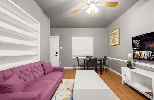 North University Apartment | Spacious 1BR in Walkable Austin WiFi + Park