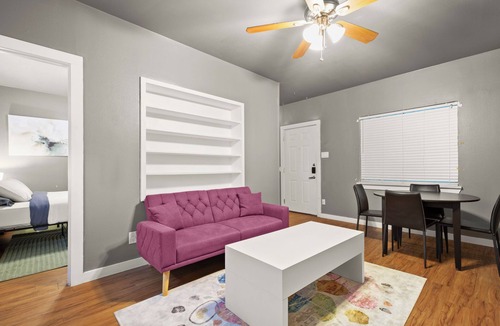 North University Apartment | Spacious 1BR in Walkable Austin WiFi + Park