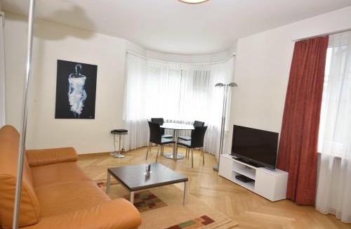 Muhlebach Apartment | Spacious 1BR near Lake and Opera - Mill 3 11