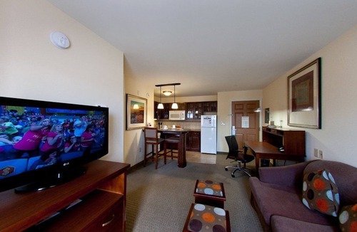 Minisink Hills Apartment | Spacious 1BR Suite w/Kitchenette in Poconos