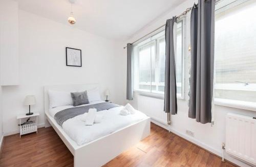 Riverside Apartment | Spacious 1BR Steps from London Bridge & The Shard