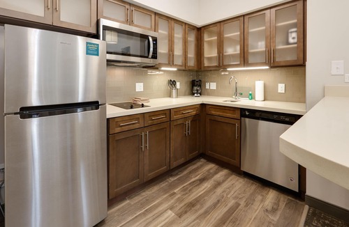 Central Oklahoma City Apartment | Spacious 1BR Suite w/Kitchen | Pool + Breakfast