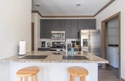 Middletown Apartment | Spacious 1BR Suite | Pool, Parking + Gym B