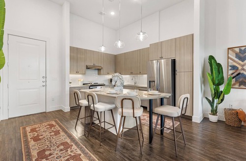 West Oak Hill Apartment | Spacious 1BR w/Patio, Pool & Gym Access