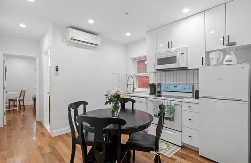 Powelton Village Apartment | Spacious 1BR Walk to Drexel, Upenn, CHOP, USMLE