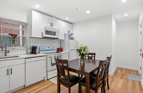 Powelton Village Apartment | Spacious 1BR Walk to Drexel, Upenn, CHOP, USMLE