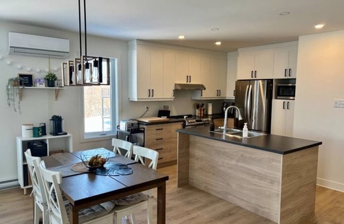 Fabreville Apartment | Spacious 1BRapartment in Laval, all included, wifi, parking