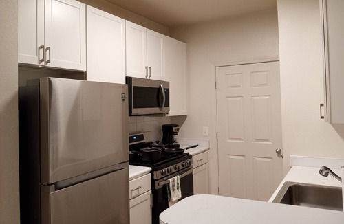 North Bethesda Apartment | Spacious 2/2 Home by Metro