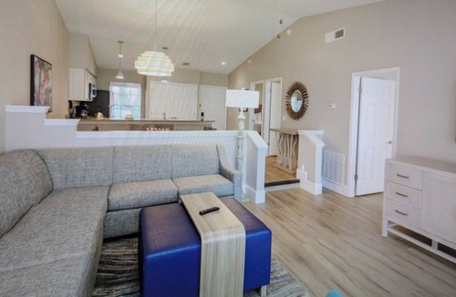 Orange Lake Condo | Spacious 2 and maybe 3-bedroom condo with AC in soothing Kissimmee