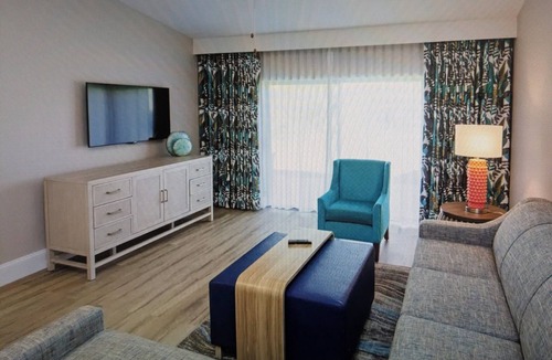 Orange Lake Condo | Spacious 2 and maybe 3-bedroom condo with AC in soothing Kissimmee