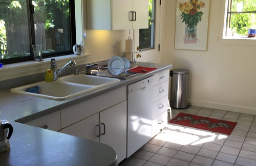 San Rafael House | Spacious 2+ Bdrm, 2 Ba Home With Stunning View, 4 wk min, mostly spring and fall