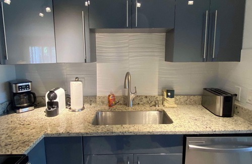 Southside House | Spacious 2 bdrm in WPB - UNIT B