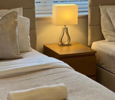 Horley Apartment | Spacious 2 Bed, 2 Bath Apartment by MCF