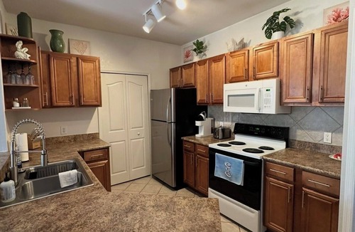 Sarasota Condo | Spacious 2 Bed/2 Bath Condo in Sarasota, Local to Beaches, Shopping, & More