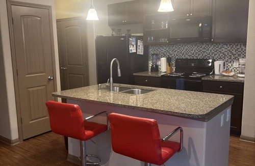 Grogan's Mill Apartment | Spacious 2 bed/2bath in The Woodlands*