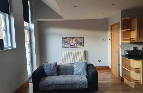 Barrow-in-Furness Apartment | Spacious 2 bed appartment next to BAE with spa bath
