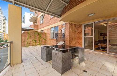 Parramatta Apartment | Spacious 2-Bed Apartment Near Parramatta CBD
