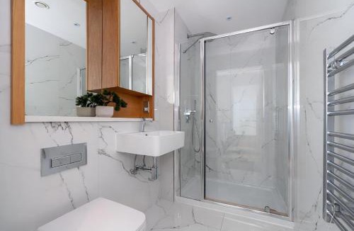 Acton Apartment | Spacious 2 Bed Apartment in Shoreditch