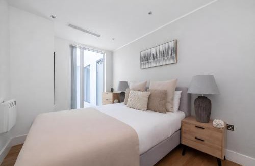 Acton Apartment | Spacious 2 Bed Apartment in Shoreditch