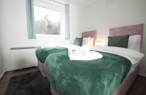 Sudbury Apartment | Spacious 2 Bed Apartment in Wembley Free Parking Sleeps 5 Families Contractors & Relocation