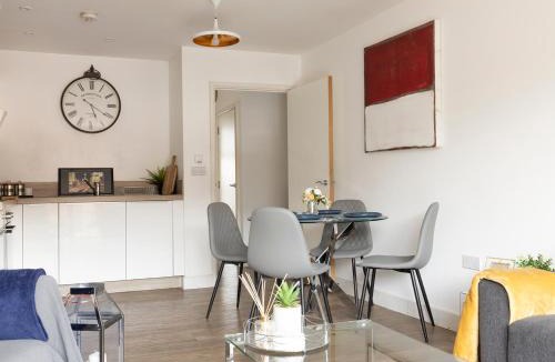 Coldharbour Apartment | Spacious 2 Bed Apartment in Central Location