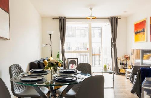 Coldharbour Apartment | Spacious 2 Bed Apartment in Central Location