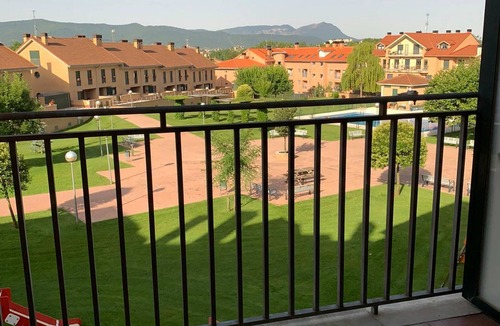 Jaca Apartment | Spacious 2-Bed Apartment with Pool, Balcony & Garage in Jaca