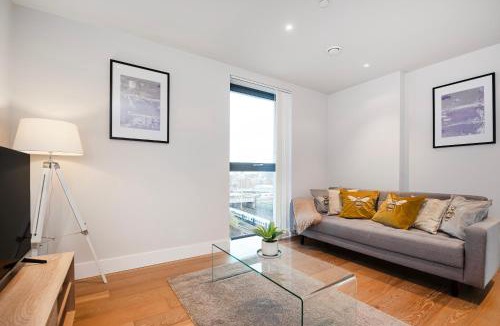 Queenstown Apartment | Spacious 2 Bed Battersea