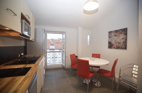 Nice City Centre Apartment | Spacious 2 bed close to sea in Nice