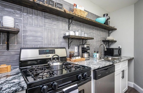 Downtown Atlanta Condo | Spacious 2 Bed Condo with City View