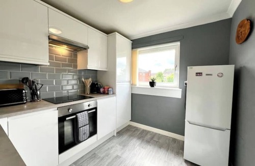 Springburn Apartment | Spacious 2 Bed-Flat in Glasgow City - Free Parking