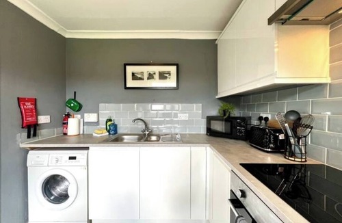 Springburn Apartment | Spacious 2 Bed-Flat in Glasgow City - Free Parking