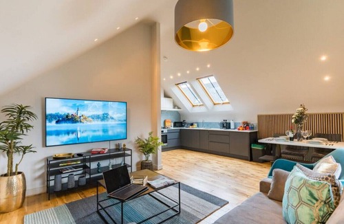 Roath Apartment | Spacious 2 Bed Loft Apartment