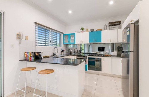 Hamilton Apartment | Spacious 2-Bed with Private Rooftop & BBQ Access