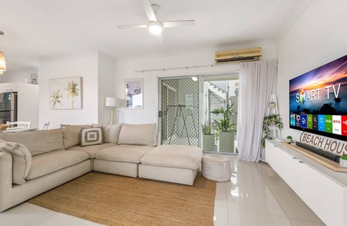 Hamilton Apartment | Spacious 2-Bed with Private Rooftop & BBQ Access