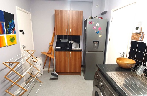 Gascoigne Apartment | Spacious 2-Bedroom Home with Garden in Barking