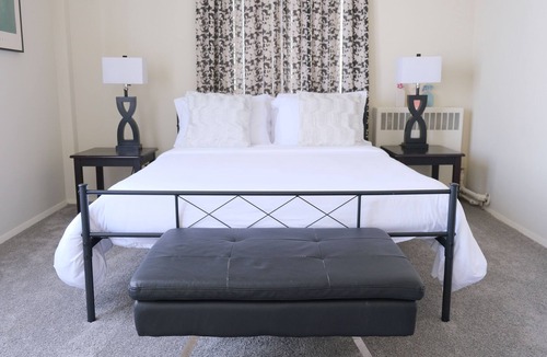 Los Angeles Bed & Breakfast | Spacious 2-bedroom in the miracle mile