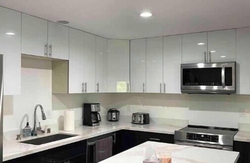 Lake Hills Apartment | Spacious 2 Bedroom /2 Bathroom Basement unitnn
