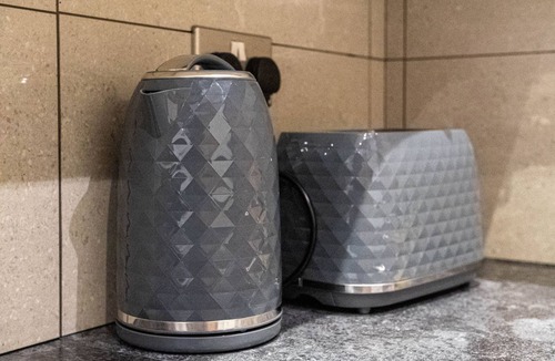 Barnsley Apartment | Spacious 2-Bedroom Apartment in Central Barnsley