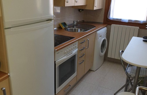 Villanua Apartment | Spacious 2-bedroom apartment with parking in Villanúa