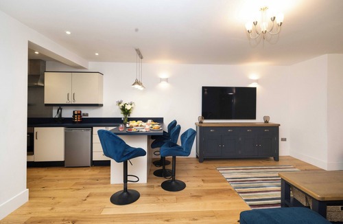 Bristol Apartment | Spacious 2-bedroom apartment