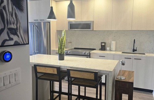 Church and Wellesley Apartment | Spacious 2-Bedroom Apartment – Elm Ledbury