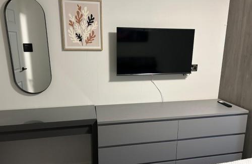 Greenock Apartment | Spacious 2 bedroom apartment, entire place