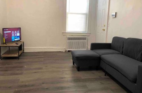 Paterson Apartment | Spacious 2-bedroom apartment with 1-bathroom and private street entrance, MetLife Stadium FIFA World Cup 25 minutes away